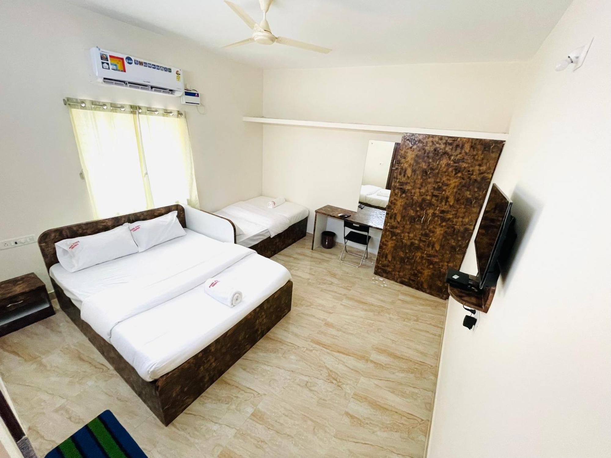 Pearl Stays, Tirupati - Very Convenient For The People Coming From Bangalore And Chennai - You Can Skip City Traffic While Reaching Any Temple In Tirupati - Covered Parking - 24Hrs Front Desk And Hot Water - Free Wifi - Flexible Checkin-In Check-Out Экстерьер фото