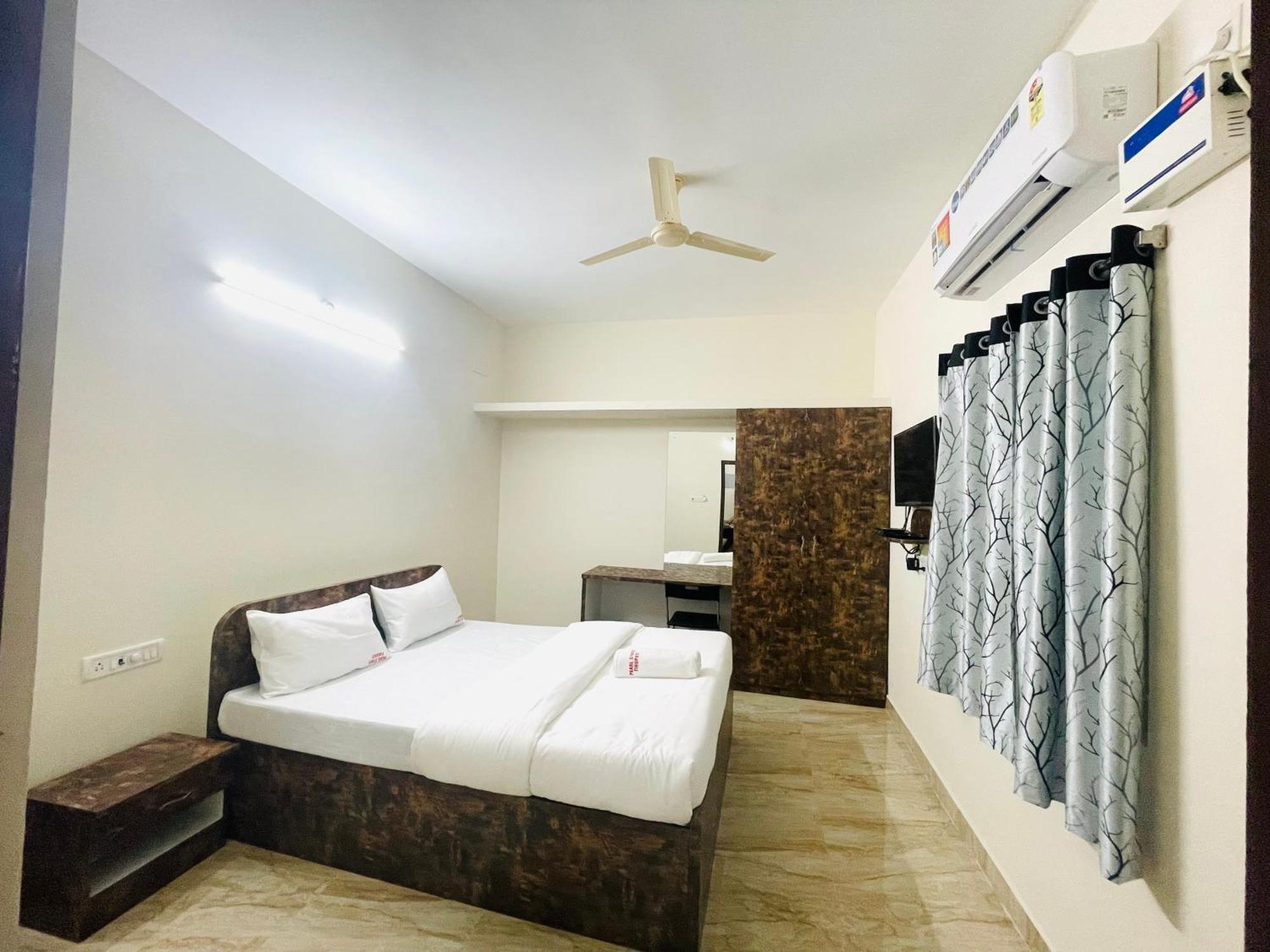 Pearl Stays, Tirupati - Very Convenient For The People Coming From Bangalore And Chennai - You Can Skip City Traffic While Reaching Any Temple In Tirupati - Covered Parking - 24Hrs Front Desk And Hot Water - Free Wifi - Flexible Checkin-In Check-Out Экстерьер фото